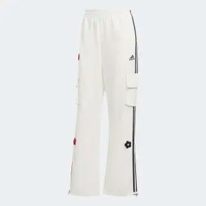 White Adidas Sports Pants, White Adidas Sportswear Joggers, Adidas White Sportswear Bottoms, Adidas Logo Cotton Sportswear Pants, Adidas Logo Sportswear Joggers, Casual Bottoms, Adidas Pants, Flower Patch, Women Lifestyle