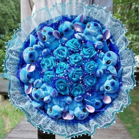 Aww!! Doesn't this make you so happy?! Stitch Bouquet, Stitch Things, ليلو وستيتش, Lilo And Stitch Merchandise, Stitch Plush, Cartoon Stitch, Stitch Stuff, Stitch Toy, Stitch Quote