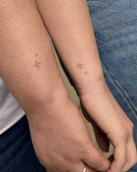 Tattoo For Mother And Daughter, Tattoo For Mother, Meaningful Family Tattoos, Mum And Daughter Tattoo, Mommy Daughter Tattoos, Maching Tattoos, Mom Daughter Tattoos, Tattoos Tiny, Small Girly Tattoos