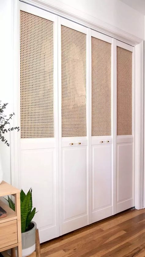 26 DIY Closet Door Ideas That Make a Stylish Statement Diy Closet Door, Closet Door Ideas, Ideas Armario, French Closet Doors, Diy Closet Doors, Closet Door Makeover, Bifold Closet Doors, Sliding Closet Doors, Closet Door