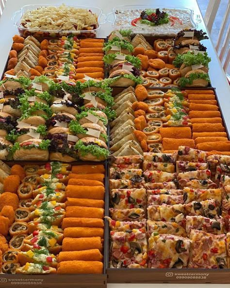 Vegetarian Buffet, Fall Party Food, Simple Salads, Appetizer Platters, Best Party Food, Party Food Buffet, Catering Ideas Food, Grain Bowls, Veggie Delight