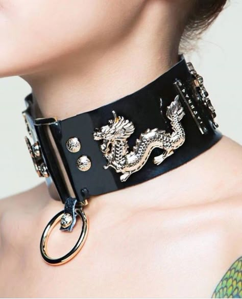 Dragon Choker, Punk Rock Dress, Metal Collar, Catty Noir, Engraved Metal, Casual Jewelry, Leather Chokers, Choker Collar, Jewelry Choker