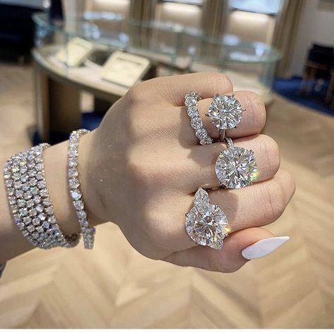 Expensive Jewelry Luxury, Dope Jewelry, Girly Accessories, Expensive Jewelry, Fancy Jewelry, Hand Jewelry, Girly Jewelry, Dream Jewelry, Stylish Jewelry