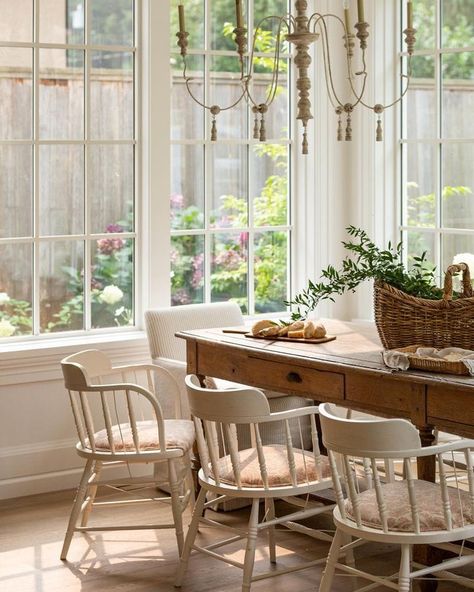 French Country Dining, Dining Nook, French Country House, French Country Style, Elegant Dining, French Country Decorating, Dining Room Design, Architectural Digest, Room Table