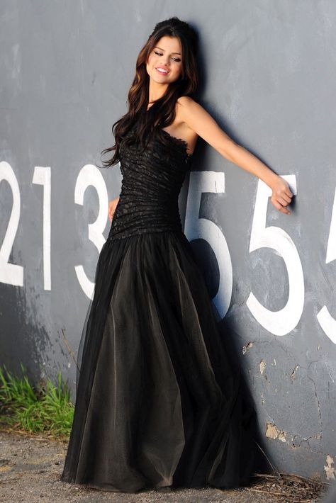 Who says Selena Gomez Black Dress, Selena Gomez Who Says, Selena Gomez Dress, Black One Shoulder Dress, Selena Gomez Photos, Black Dress Formal, Hollywood Celebrities, Selena Gomez, Strapless Dress Formal