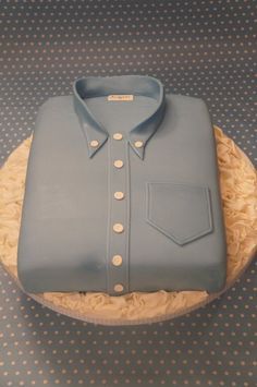 jeans shirt cake: I am soooooo gonna make this one! Firebird 400, Pontiac Firebird 400, Anniversary Cake Designs, Cake Designs For Boy, Cake Design For Men, Cake For Boyfriend, Birthday Cake For Husband, Realistic Cakes, Dad Birthday Cakes