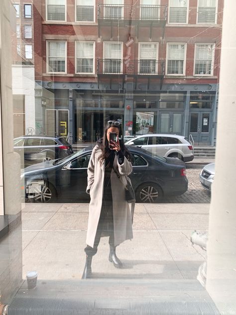 Window Selfie, Nyc Ootd, New York Minute, Mirror Selfie Poses, Mirror Pic, Instagram Pose, Selfie Poses, Instagram Pictures, Soho