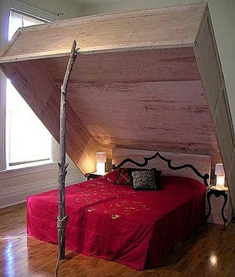 This is awesome! I may not be brave enough to try it...but it's such a unique idea for a bedroom! Weird Beds, Bed Humor, Unusual Beds, Creative Beds, Modern Bunk Beds, Unique Beds, Bedroom Furniture Design, Creative Furniture, Furniture Designs