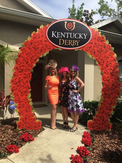 Derby Themed Party Decorations, Kentucky Derby Prom Theme, Kentucky Derby Fundraiser Ideas, Kentucky Derby Balloon Arch, Derby Gala, Kentucky Derby Party Decor, Derby Decor, Kentucky Derby Balloon Decor, Derby Backdrop