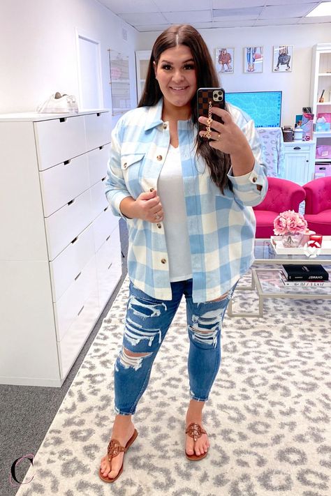 Plaid Shirt Outfit Plus Size, Plus Size Flannel Shirt Outfits, Light Blue Flannel Outfit, Flannel Outfits Plus Size, Blue Jean Shirt Outfits, Jeans Outfits Plus Size, Plus Size Flannel Outfits, Blue Flannel Outfit, Mid Size Outfit Ideas