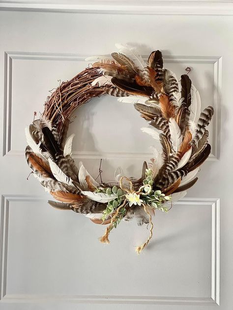 Deer Mount Decor, Hunting Crafts, Turkey Decor, Feather Wreath, Chicken Crafts, Hunting Decor, Barn Quilt Designs, Feather Decor, Turkey Feathers