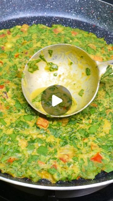 Palak Recipes Healthy, Palak Chilla, Palak Recipe, Carom Seeds, Cheese Slice, Spicy Snacks Recipes, Dosa Recipe, Veg Dishes, Chilli Paste