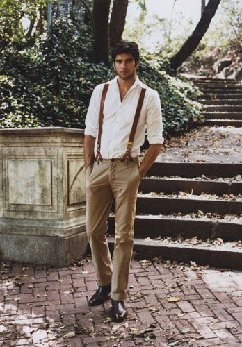 If I were a man, I'd wear this. Anyone know this model? I should tell him I like his outfit... Vintage Groomsmen Attire, Vintage Groomsmen, Suspenders Men Fashion, Rustic Wedding Attire, Groomsmen Suspenders, Wedding Groomsmen, Groomsmen Attire, Wedding Suits Men, Groom Attire