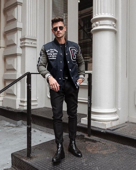 André Hellmundt |📍Berlin on Instagram: “The iconic Varsity College Jacket by @gant  is one of my highly recommended must haves for the autumn season 🍂  Anzeige|Advertisement • •…” Men Varsity Jacket Outfit, Varsity Jacket Outfit Mens, Bullworth Academy, Letterman Jacket Outfit, Varsity Jacket Outfit, Baseball Jacket Men, College Jacket, Streetwear Outfit Ideas, Edgy Streetwear