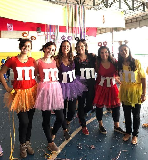 Friend Group Of 6, 6 People Halloween Costumes, Team Halloween Costumes, Hen Party Fancy Dress, Funny Group Halloween Costumes, Food Halloween Costumes, Diy Group Halloween Costumes, Halloween Group Costumes, Easy Diy Halloween Costumes