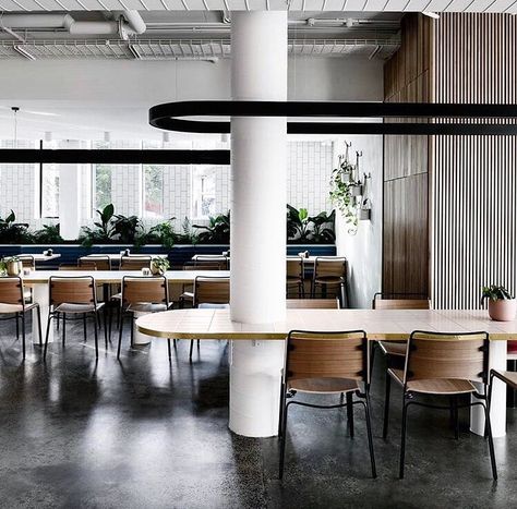 How amazing is the shape of the table and the light above it !?!?!?! // amazing restaurant @pierrickboyer designed by… Bar Column Design, Round Column Design Interior, Communal Cafe, Communal Table Design, Column Design Interior, Columns Interior, Pillar Table, Communal Dining, Café Design