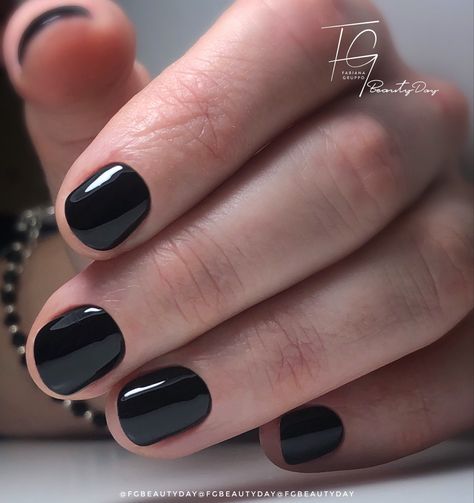 Stubby Nails Manicures, Short Stubby Nails, Stubby Nails, Black Gel Nails, Black Manicure, Nail Design Ideas, Classy Nails, Nail Accessories, Love Nails