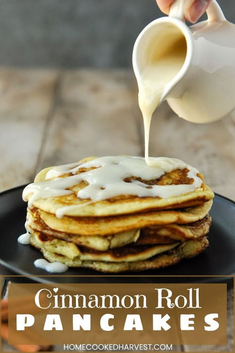 Stack of cinnamon roll pancakes with cream cheese frosting drizzle. Cinnamon Swirl Pancakes, Cinnamon Roll Pancakes Recipe, Crispy Breakfast Potatoes, Cream Cheese Pancakes, Recipes Eggs, Cinnamon Roll Pancakes, Pancake Toppings, Cream Cheese Topping, Cinnamon Pancakes