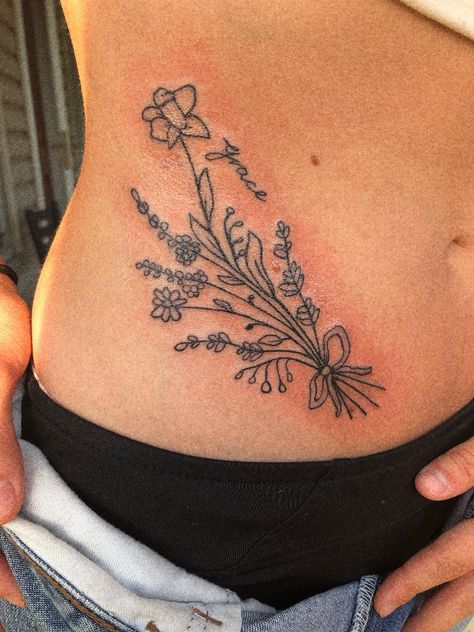 Simple Medium Tattoos, Tattoo Ideas On Stomach, Simple Stomach Tattoos, Flower Stomach Tattoos, Small Stomach Tattoos, Stomach Tatoo, Medium Tattoos For Women, Cool Simple Tattoos, Side Stomach Tattoos