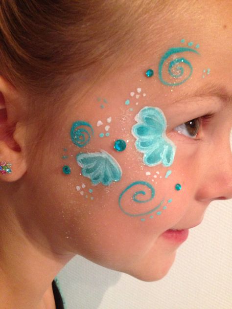 Shell Face Paint, Face Painting Sea Theme, Seahorse Face Paint, Underwater Face Painting, Face Painting Mermaid Easy, Flounder Face Paint, Seashell Face Paint, Simple Mermaid Face Paint, Water Face Paint