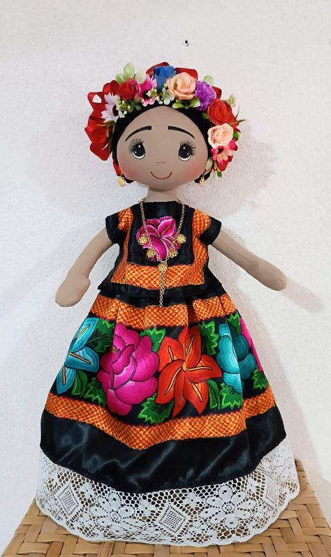 Tilda Sewing, Mexican Dolls, Diy Rag Dolls, Mexican Doll, Miniature Dress, Art Miniature, Making Crafts, Rag Dolls, Diy Doll