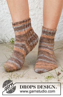 Knitted Socks For Men, Easy Sock Patterns Knitting Free, Knit Ankle Socks Free Pattern, Sock Yarn Knitting Patterns, Two Needle Socks, Socks Free Knitting Pattern, Continental Knitting, Knit Ankle Socks, Knitting Slippers