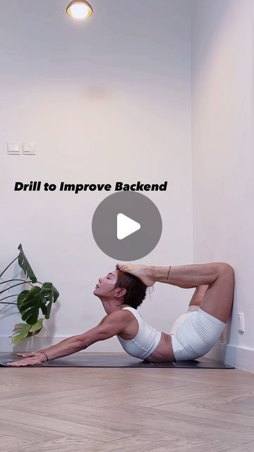 Backbend Yoga, How To Backbend, Backbend Yoga Flow, Backward Bending Yoga Poses, Backbends Yoga Sequence, 2 People Yoga Poses, Backbend Poses, Yoga Poses Chart, Flexibility Tips