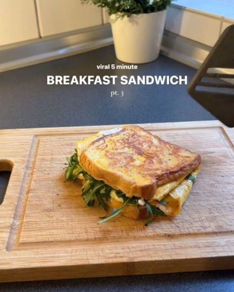 Healthy Eating on Instagram: "5 minute breakfast sandwich 🥪 by @patiispage

Ingredients:
- 2 brioche bread toasts
- some butter
- 2 eggs
- 1 slice gouda cheese
- 1/2 avocado
- some cherry tomatoes
- handful arugula" Viral Breakfast, 5 Minute Breakfast, Clean Eating Guide, Egg Sandwich, Raspberry Recipes, Brioche Bread, Gouda Cheese, Bread Toast, Lunch Meal Prep