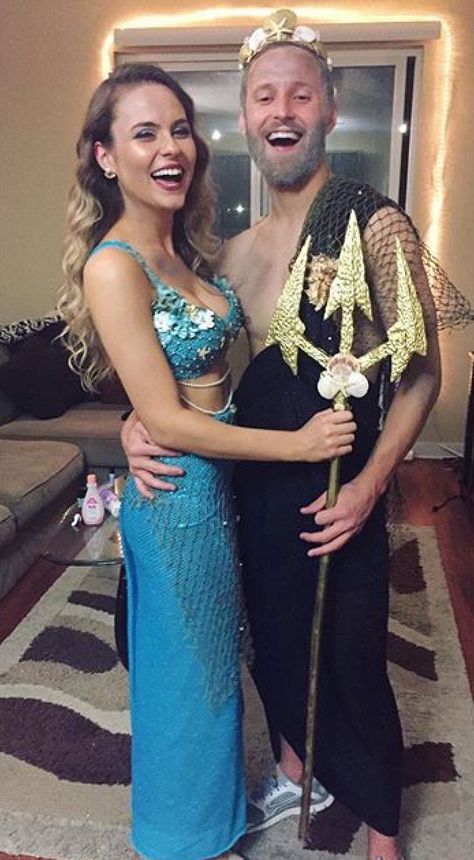 Mermaid and Poseidon Halloween costumes. Diy Couples Halloween Costumes, Poseidon Costume, Merman Costume, Mythology Costumes, Adult Mermaid Costume, Mermaid Costume Diy, Meme Costume, Halloween Costumes Diy Couples, Couples Halloween Costumes