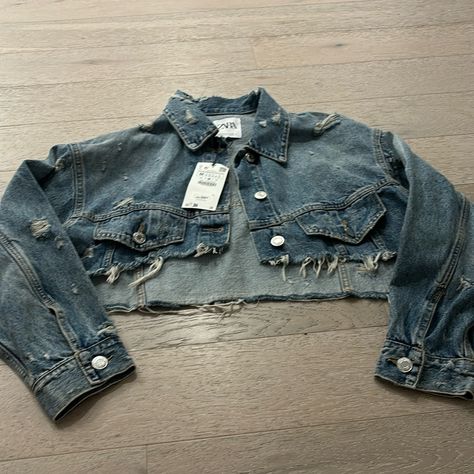 Zara Denim Crop Jacket Brand New Never Worn Alvin Costume, Zara Jackets Women, Denim Crop Jacket, Frayed Denim Jacket, Denim Cropped Jacket, Cropped Jean Jacket, Crop Jean Jacket, Diy Sewing Clothes, Cropped Denim Jacket