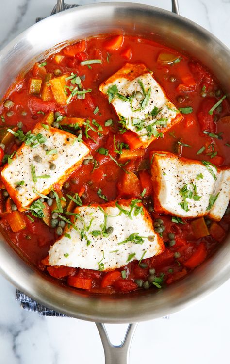 This One Pan Moroccan Fish is a super flavorful and easy-to-prepare weeknight dish! It's got a nice hint of heat and is loaded with hearty veggies! Moroccan Fish Recipe, Moroccan Fish, Cozy Fall Recipes, Lexi's Clean Kitchen, Fish Recipe, Mediterranean Diet Recipes, One Pan, November 11, Eat Well