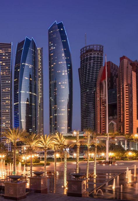 Abu Dhabi Places To Visit, Living In Abu Dhabi, Abu Dhabi Aesthetic Night, Abudhabi Aesthetic, Abu Dhabi Wallpaper, Abu Dhabi Night, Abu Dhabi Photography, Abu Dhabi Aesthetic, Nyu Abu Dhabi