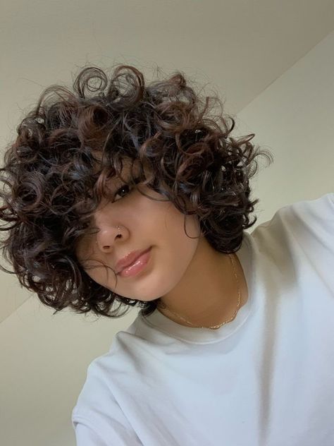 Shot Hair, Natural Curly Hair Cuts, Short Curly Hairstyles, Curly Hair Photos, Short Curly Haircuts, Haircuts For Curly Hair, Hairdos For Curly Hair, Shot Hair Styles, Hair Stylies