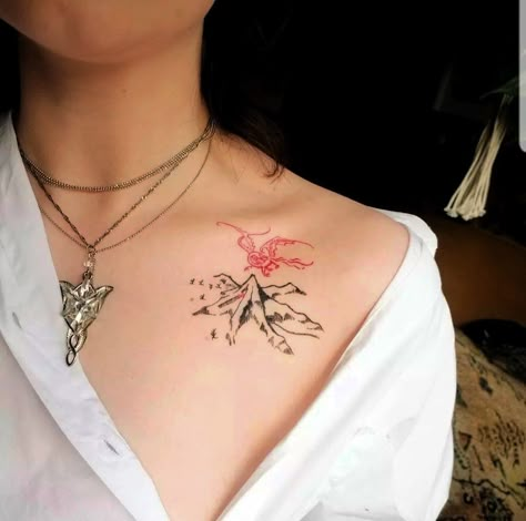 Jrr Tolkien Tattoo, Smaug Tattoo, Gandalf Tattoo, Turkey Tattoos, Hobbit Tattoo, Tolkien Tattoo, Body Armor Tattoo, Harry Tattoos, Lotr Tattoo