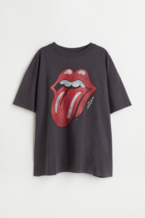 Rolling Stones Shirt, Oversized T Shirt, Rolling Stones, Oversized Tshirt, Fashion Company, World Of Fashion, Tshirt Print, Color Block, Print T Shirt