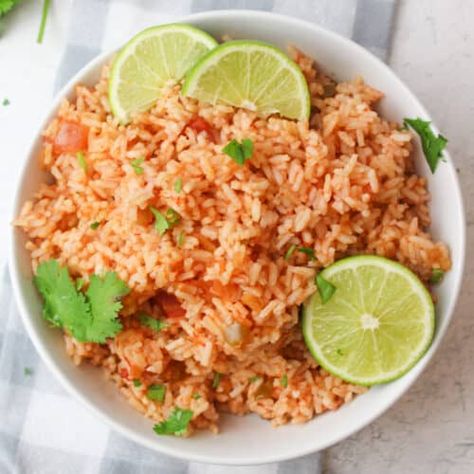 Easy Salsa Rice - BeeyondCereal Salsa Rice Recipe, Salsa Rice, Authentic Mexican Rice, Quick Rice, Spanish Rice Recipe, Mexican Rice Recipes, Cafe Recipes, Minute Rice, Mild Salsa