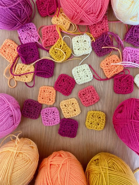 Granny Square Multicolor, Single Colour Granny Square, Granny Square Crochet Pillow Pattern Free, Bright Crochet, Three Color Granny Square, Copenhagen Granny Square, Granny Square Crochet Pattern Single Color, Tiny Granny Squares, Mini Granny Square Blanket