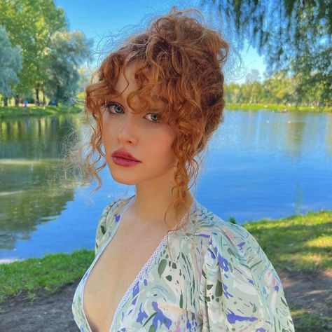 Rutkis Maria on Instagram Curly Ginger Hair, Red Curly Hair, Ginger Hair Color, Summer Haircuts, Beautiful Red Hair, Strawberry Blonde Hair, Curly Hair Inspiration, Curly Hair Cuts, Hair Photo