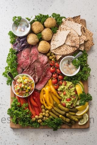 Passover Charcuterie Board – Crafts by Esther O Passover Recipes Dinner, Passover Feast, Feast Of Unleavened Bread, Seder Meal, Passover Ideas, Passover Crafts, Passover Dinner, Biblical Feasts, Simple Presentation