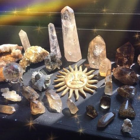 Crystal Room, Crystal Vibes, Crystal Aesthetic, Spiritual Decor, Spiritual Crystals, Pretty Rocks, Witch Aesthetic, Witchy Vibes, Aesthetic Bedroom