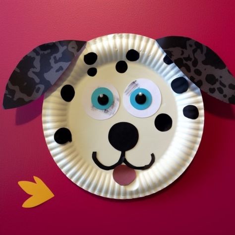 DIY Dalmatian Dog Paper Plate Craft for Kids Animal Paper Plate Crafts, Letter D Crafts, Football Template, Polar Bear Craft, Paper Plate Craft, Crafts For Preschoolers, October Activities, Paper Plate Crafts For Kids, Black Construction Paper