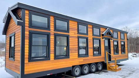 Sebago Tiny House by Tiny Homes of Maine Tiny House For Family Of 4, Three Bedroom Tiny House, Tiny House For Big Family, Tiny House 3 Bedroom, Family Tiny House, Unique Tiny Home, Cabin Decorations, Living Room Spacious, Luxury Tiny House