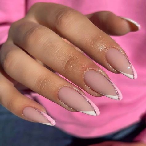 Oval Nails Designs French, Elegant Almond Nails Classy Ombre, Oval French Tip Nails Acrylics, Clear Summer Nails, French Manicure Nails Design Classy, Almond Shaped Nails Designs Spring, Chic Nail Designs Classy, Almond Classy Nails, Pretty Almond Nails Classy