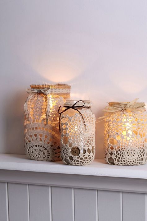 Paper Doily Crafts, Lace Mason Jars, Doilies Crafts, Chic Bridal Showers, Diy Diwali Decorations, Diwali Diy, Lace Doily, Jar Diy, Lace Decor