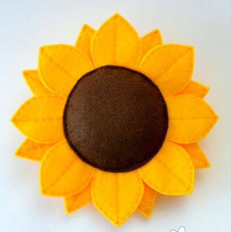 Felt Sunflower, Sunflower Crafts, Flower Sunflower, Felt Handmade, Flower Magnets, Flower Packaging, Bird Tree, Felt Decorations, Felt Material