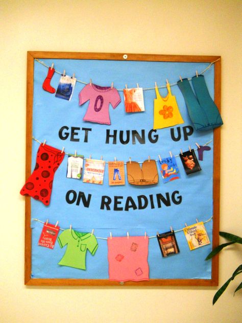 Get hung up on reading Bulletin board Library Bulletin Board Ideas, Fall Library, Reading Bulletin Board, Book Bulletin Board, School Library Bulletin Boards, Elementary Bulletin Boards, School Library Displays, Reading Boards, Library Bulletin Board