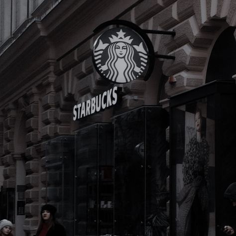 Black Starbucks Aesthetic, Artist Aesthetic Dark, Dark Instagram Aesthetic, Gotham Nights, Starbucks Drink Orders, Starbucks Wallpaper, Starbucks Aesthetic, Grunge Boys, Dark Kingdom