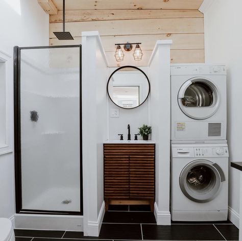 Laundry Renovation Ideas, Laundry Room Decorations, Laundry In Kitchen, Tiny Home Bathrooms, Remodel Laundry Room, Laundry Bathroom Combo, Cabinets Laundry Room, Storage Laundry Room, Laundry Renovation