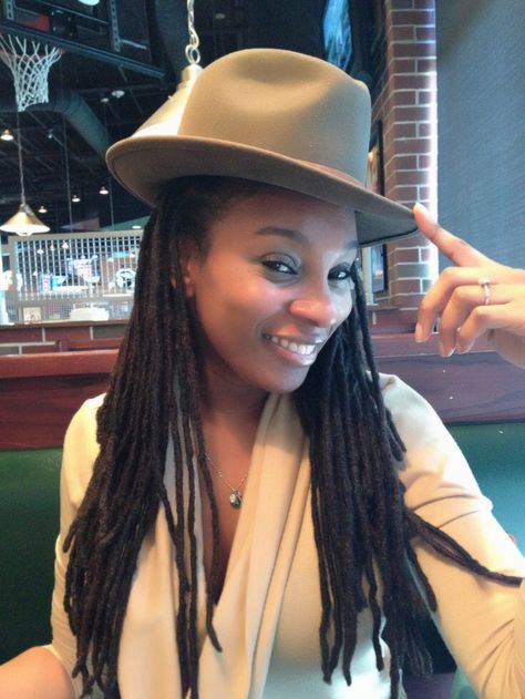 Those dreads and that fedora hat are on point! Dreadlocks Art, Dreadlock Styles, Side Ponytail, Dreadlock Hairstyles, Natural Hair Inspiration, Locs Hairstyles, Different Hairstyles, Hair Journey, Fedora Hat