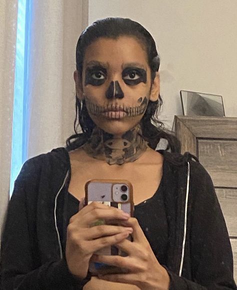 Rate Langdon Makeup, Tate Ahs Costume, Tate Langdon Halloween Costume Girl, Tate Langdon Makeup Easy, Tate Skeleton Makeup, Tate Langdon Costume Girl, Ahs Costume Ideas, Tate Ahs Makeup, Tate Halloween Costume